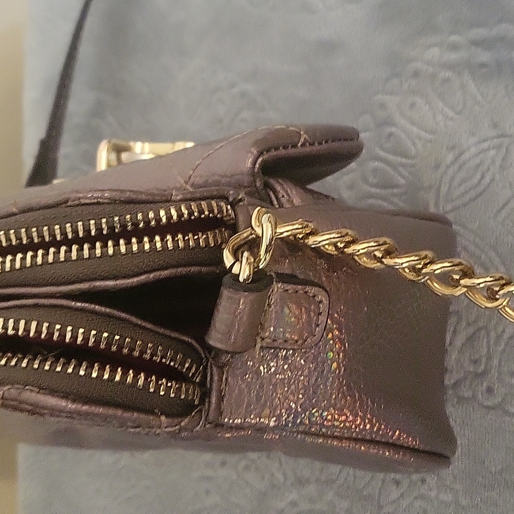 Juicy Couture iridescent pewter metalic sheen double quilted crossbody bag - Picture 9 of 11